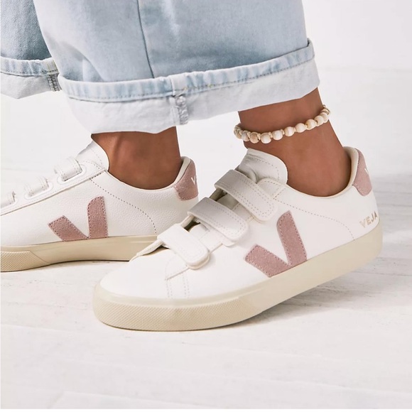 Veja Shoes - Veja Women's Cream and Pink Velcro Sneakers RECIFE LEATHER WHITE GUIMAUVE